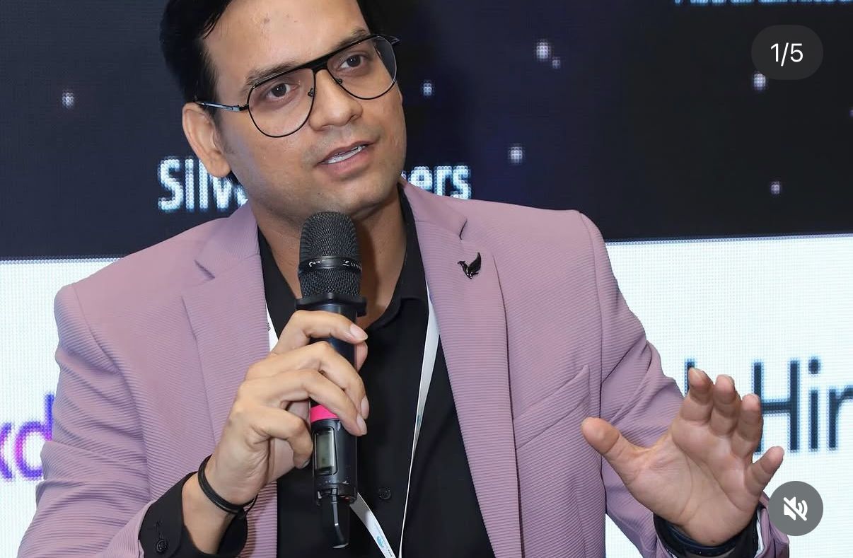 Close panel discussion on AI in HR